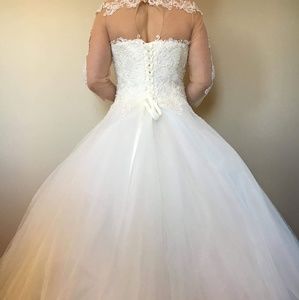 Wedding dress